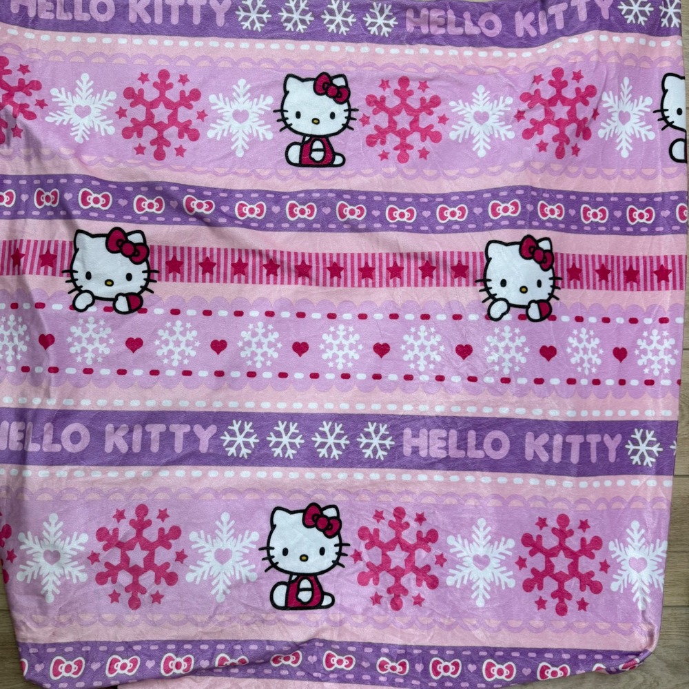 Hello Kitty Plush Twin Fitted Sheet Sanrio Pink Winter Snowflake‎ Soft READ